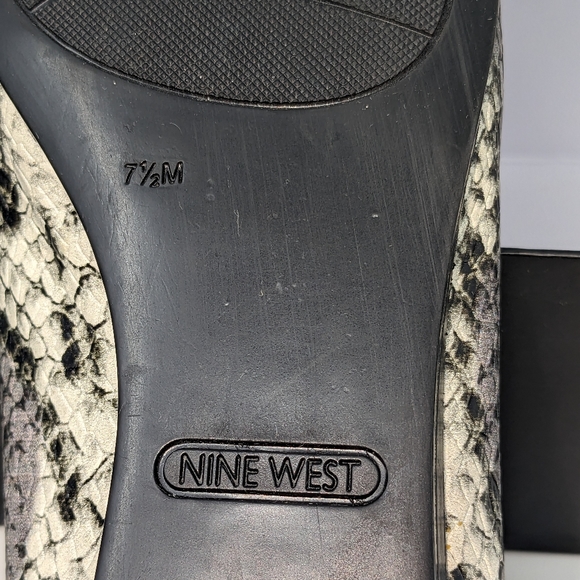 Nine West Hayden3 Flats Gray And White Snakeskin Pattern Size 7.5M Barely Worn - Picture 7 of 11